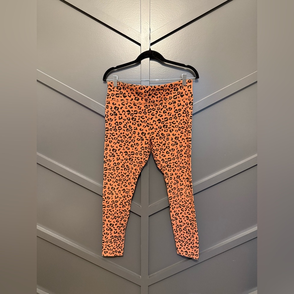 💙Wild Fable Animal Print Leggings - Orange and Black